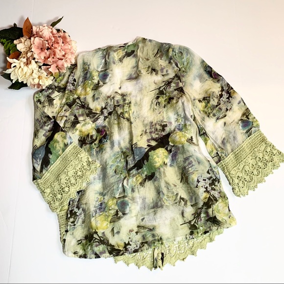 Adiva Sheer and Lace Top - Picture 2 of 3